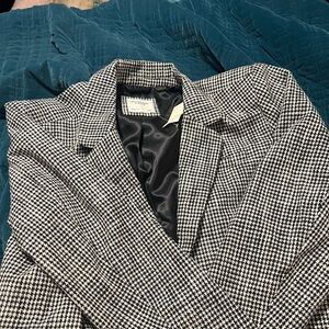 Abercrombie cropped houndstooth blazer